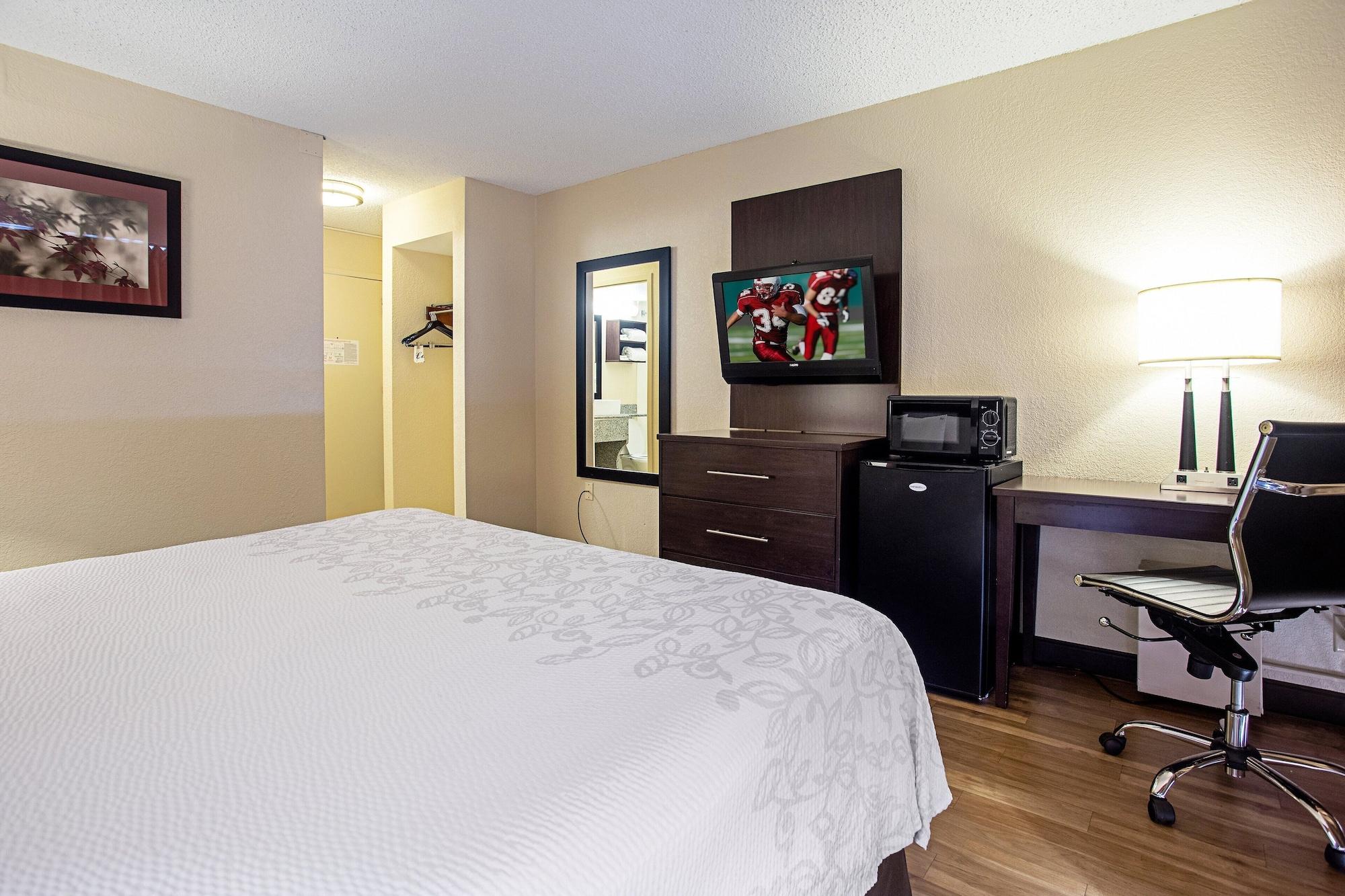 Red Roof Inn Plus+ Wichita East Exterior foto